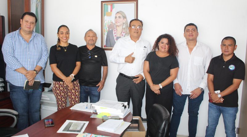 Se reúne el Rector, José Luis Solano, con Directores de Área de la UT Acapulco